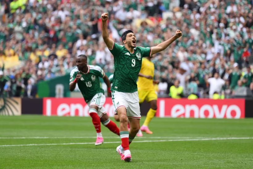 Donos da casa fazem a festa de mais de 80 mil torcedores no Azteca