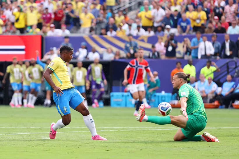 Noruega vence e elimina Brasil nas oitavas com dois gols de Haaland